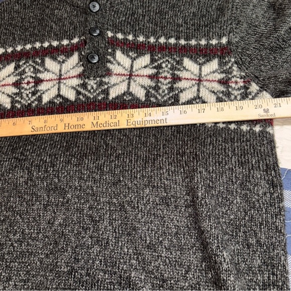 Tricots‎ ST Raphael Gray Sweater Snowflake Pattern Mens SzL Fair Isle Holiday - Picture 11 of 13